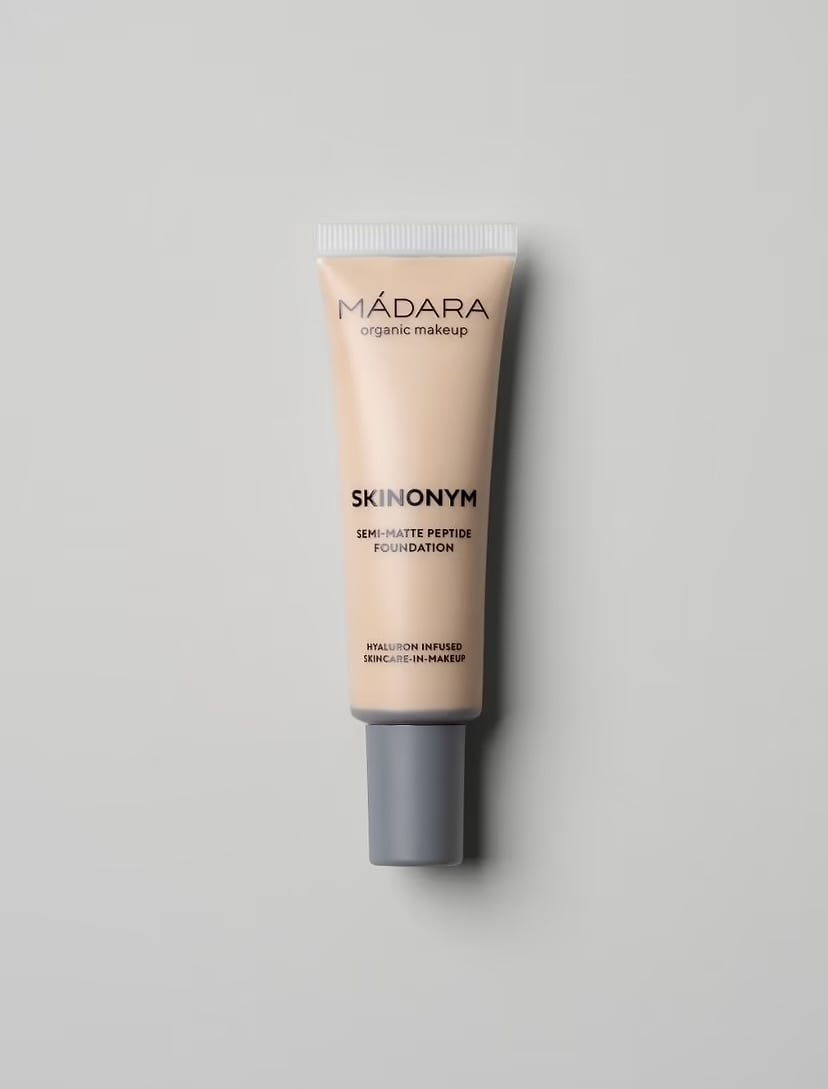 MADARA Organic Skincare SKINONYM Semi-Matte Peptide Foundation, #25 LINEN