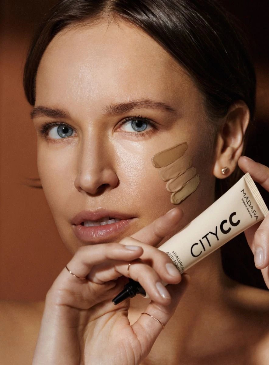 CITY CC Hyaluronic Anti-pollution CC cream SPF15 - MEDIUM