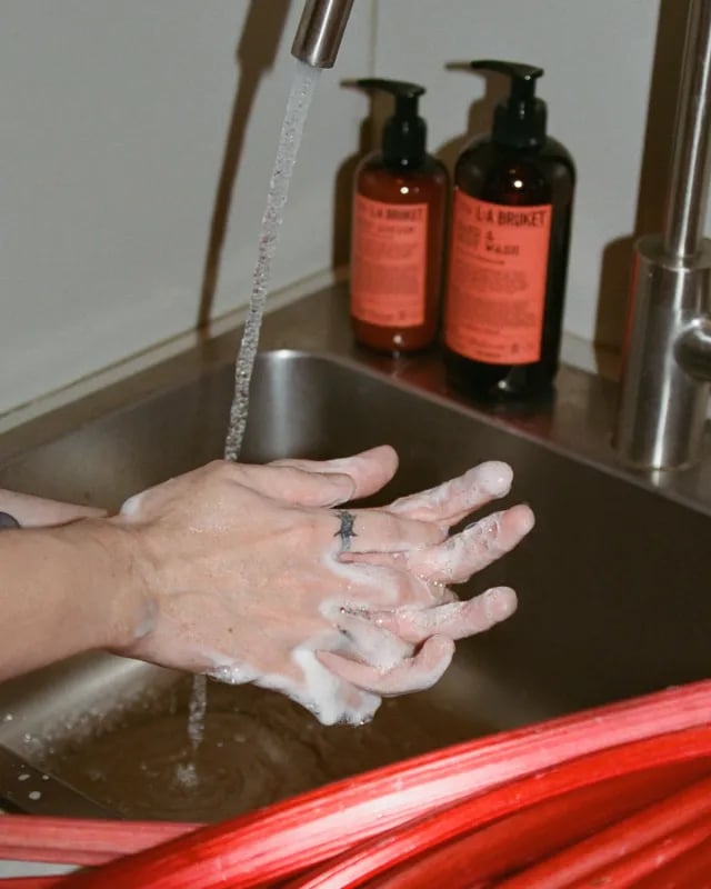 L:A BRUKET No. 339 Hand & Body Wash RHUBARB/GERANIUM 450ML CosmosNat