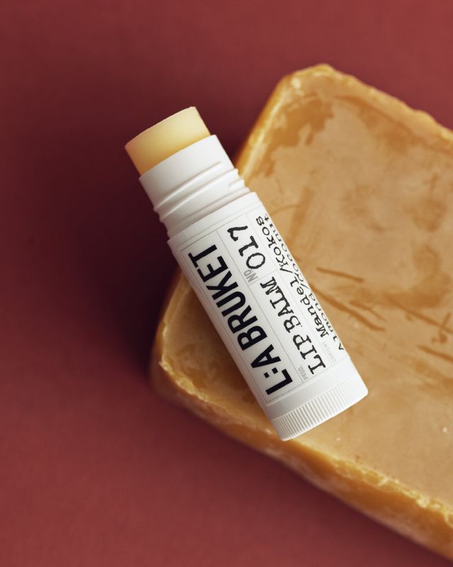 L:A BRUKET No. 017 Lip Balm Amande/Noix de coco Baume à lèvres