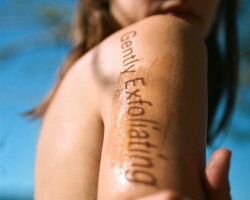 L:A BRUKET No. 326 Exfoliating Body Serum Sérum corporel