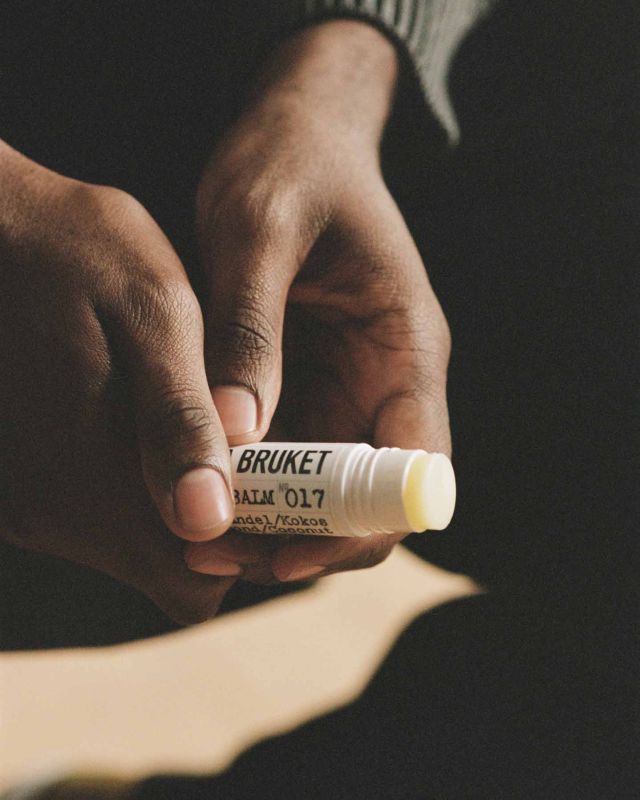 L:A BRUKET No. 017 Lip Balm Amande/Noix de coco Baume à lèvres