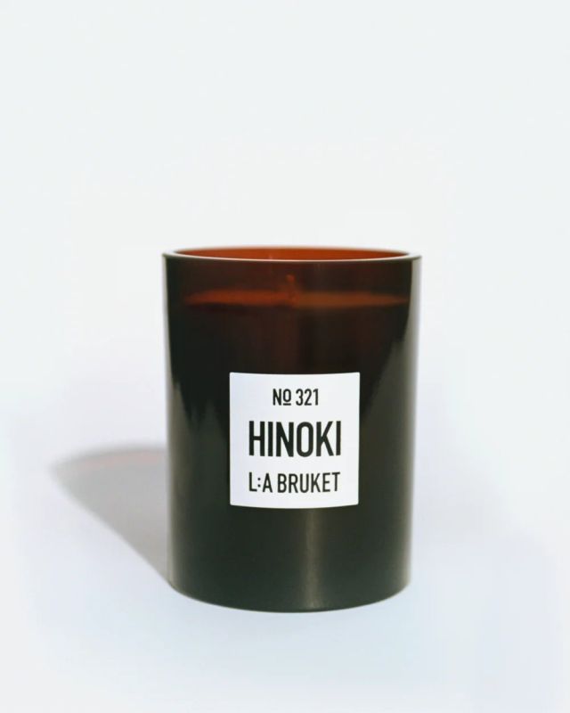 L:A BRUKET No. 321 Scented Candle Hinoki 260g bougie parfumée