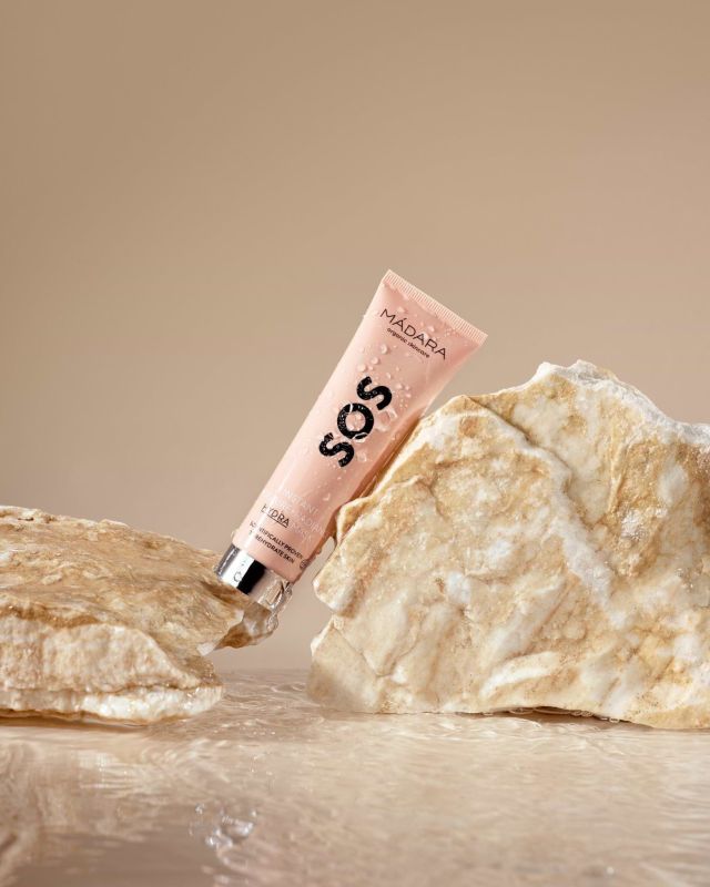 MADARA Organic Skincare SOS HYDRA Instant Moisture + Radiance mask