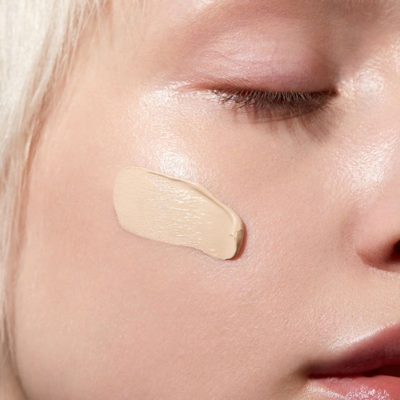MADARA Organic Skincare SKINONYM Semi-Matte Peptide Foundation, #10 PORCELAIN